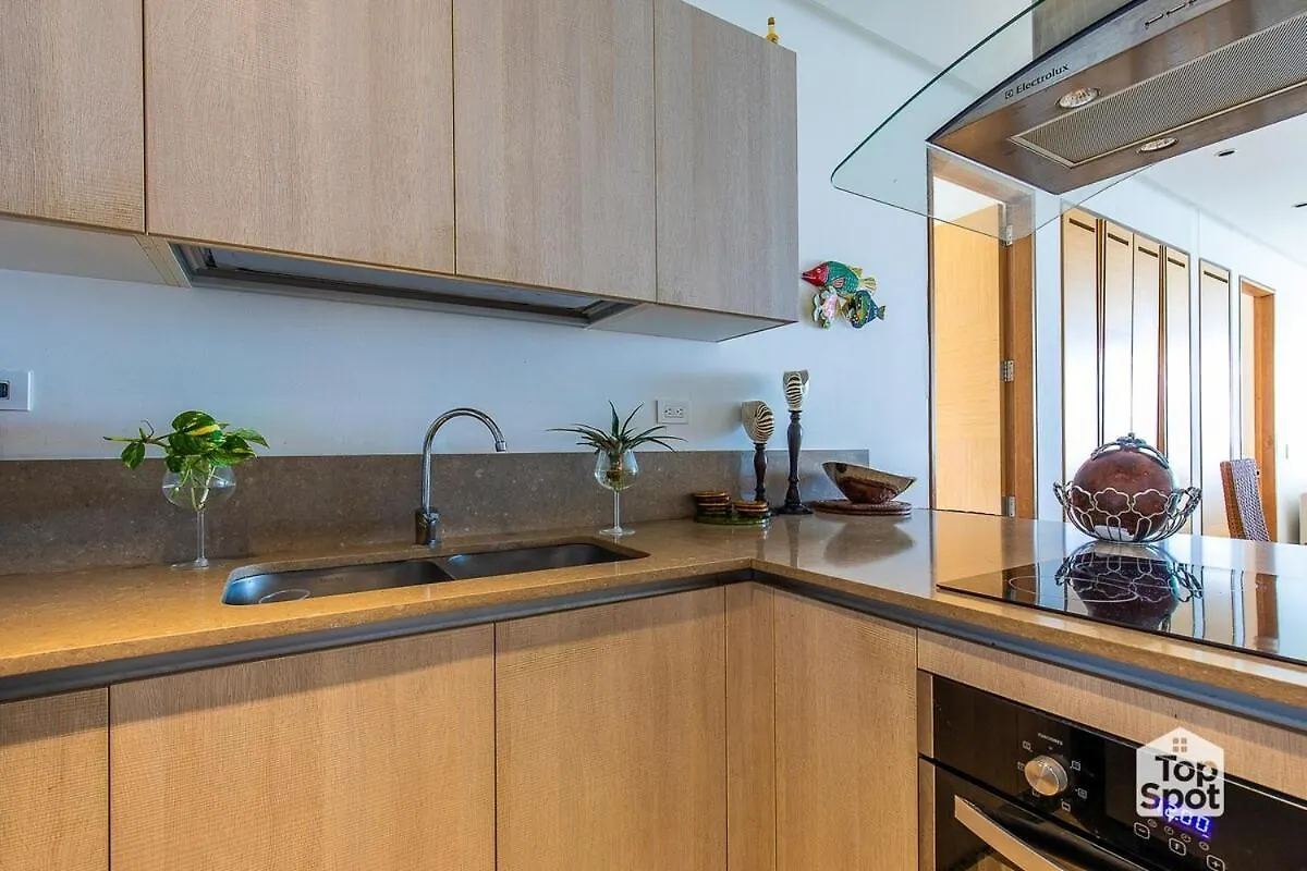 Topspot In Santa Marta With Jacuzzi And Vista Al Mar